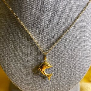 18K solid gold necklace with dolphin pendant 🐬 🐬 🐬